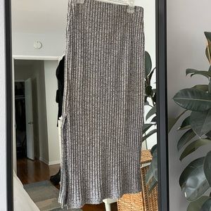 Small grey mid length skirt w slits on both sides